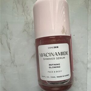 Luxe Pink Niacinamide Shimmer Serum